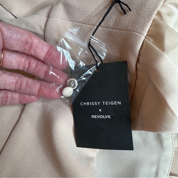 NWT Revolve X Chrissy Teigen Micah Jumpsuit  Neutral Minimalist Size Medium Sexy - Picture 10 of 15